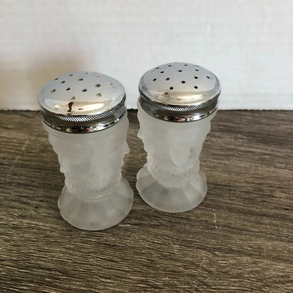 Vtg Three Faces Salt and Pepper Shakers - Picture 2 of 8